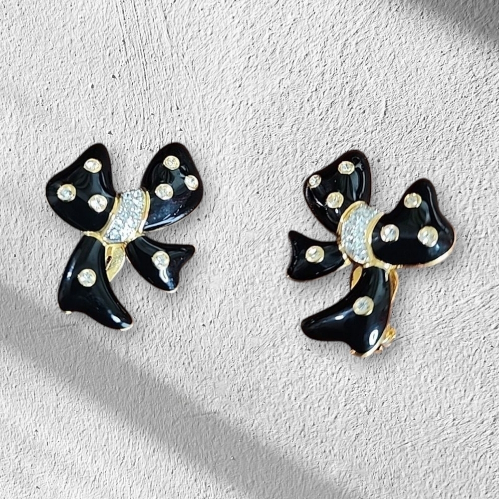 Ivana Trump Vintage Enamel Bow tie Clip earrings